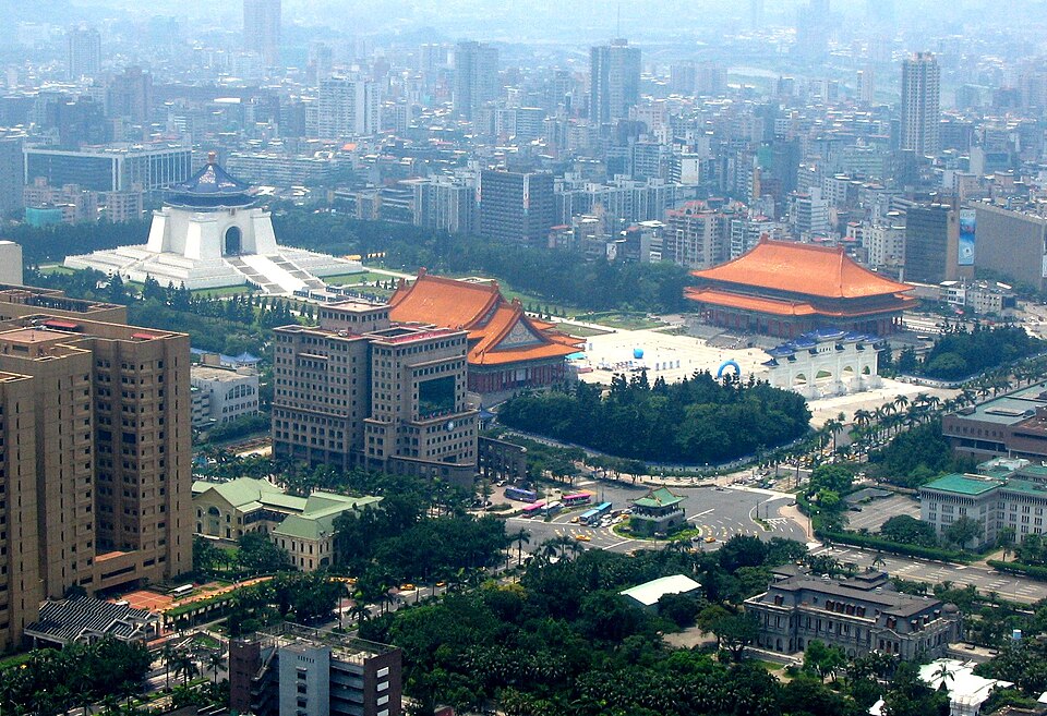 File:Zhongzheng District Taipei east side.jpg