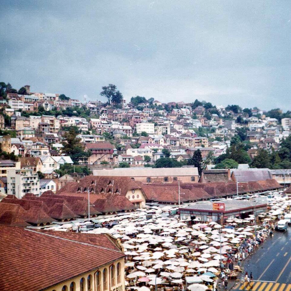 File:Zoma Tananarive (3201311570).jpg