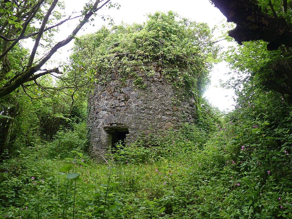 File:Colemans Dovecote, May 2014.JPG