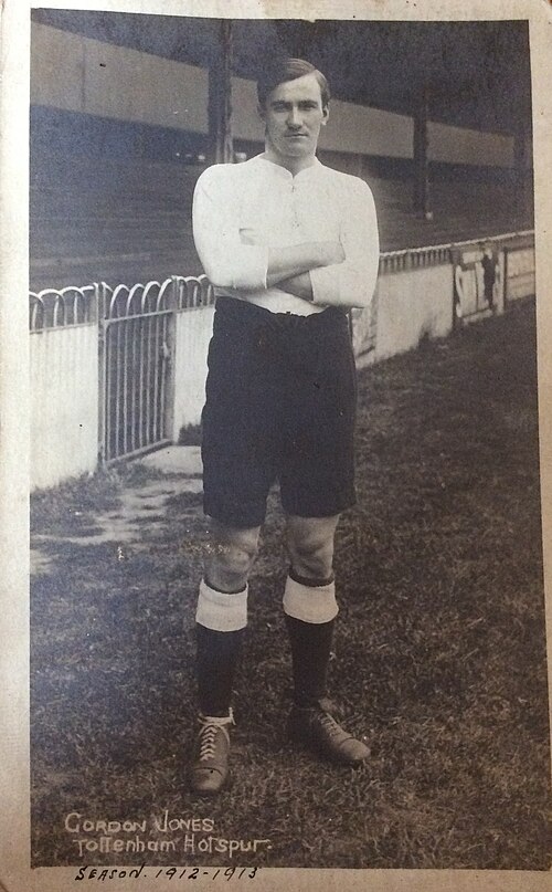 File:Gordon Jones footballer.jpg