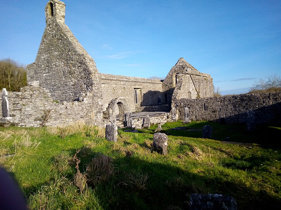 File:Killone Abbey Graveyard Inside.jpg