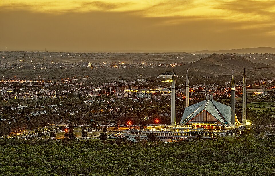 File:King Faisal Mosque.jpg