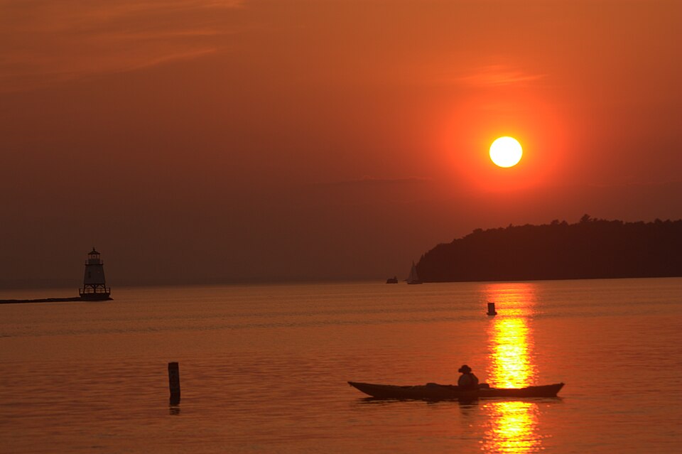 File:Lake Champlain.jpg