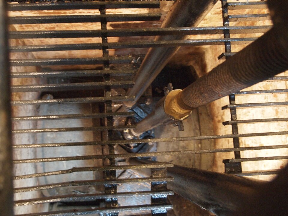 File:Ossining Weir - valve.jpg