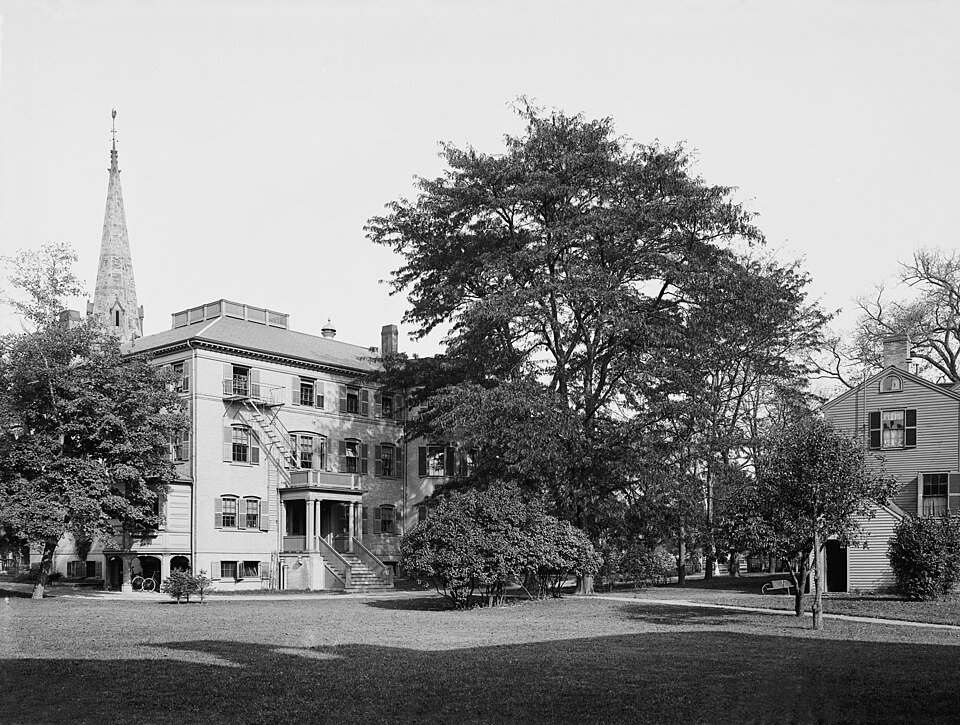 File:Radcliffe college.jpg