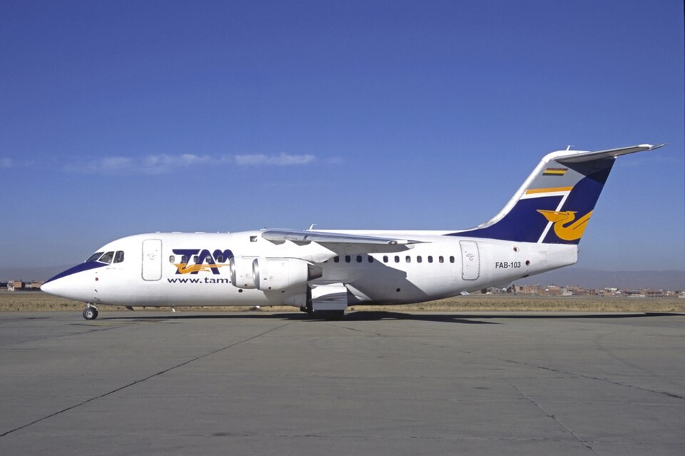 File:TAM BAe 146-200 Volpati-1.jpg