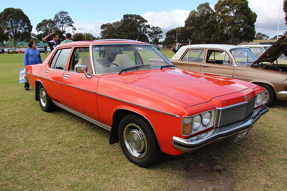 File:1974-76 HJ Statesman==.JPG