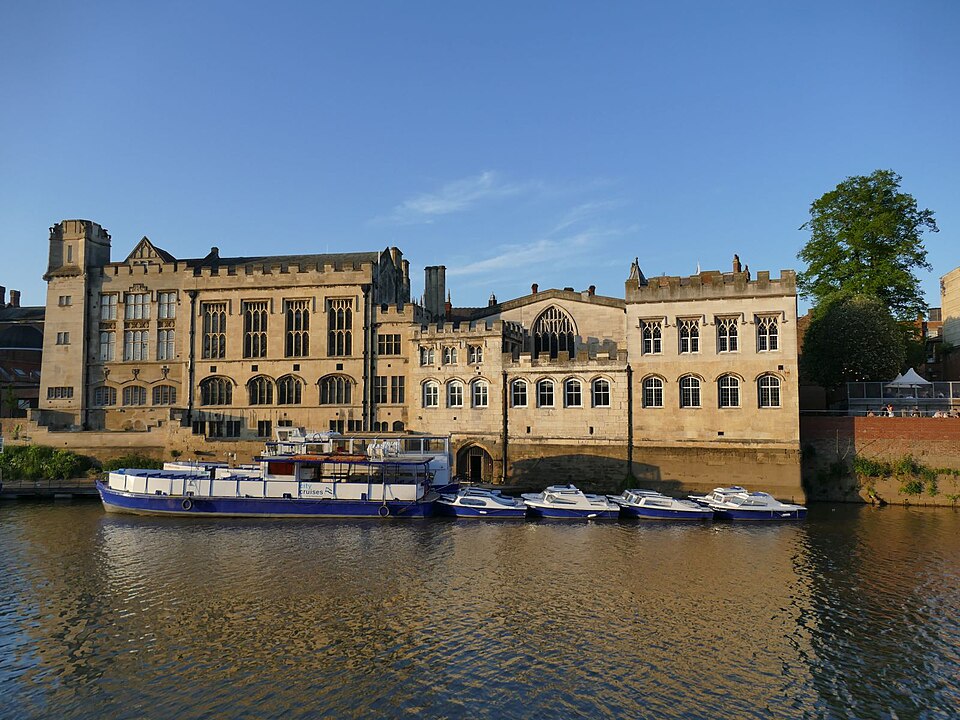 File:Boats outside the Guildhall (geograph 7493097).jpg