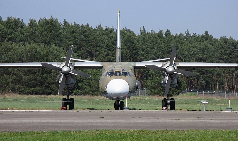 File:Gatow Antonow An-26 (2009).jpg