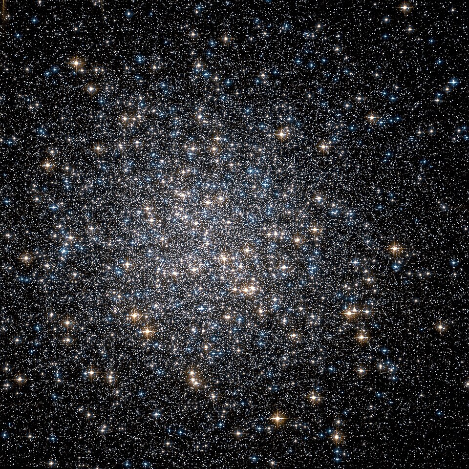 File:Messier 13 Hubble WikiSky.jpg