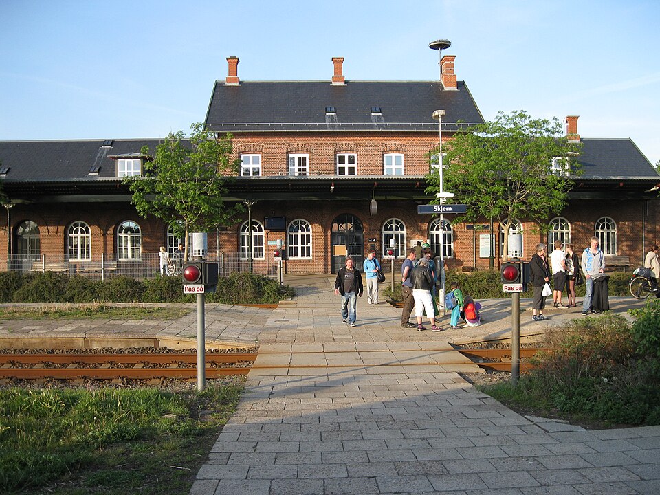 File:Skjern Station.jpg