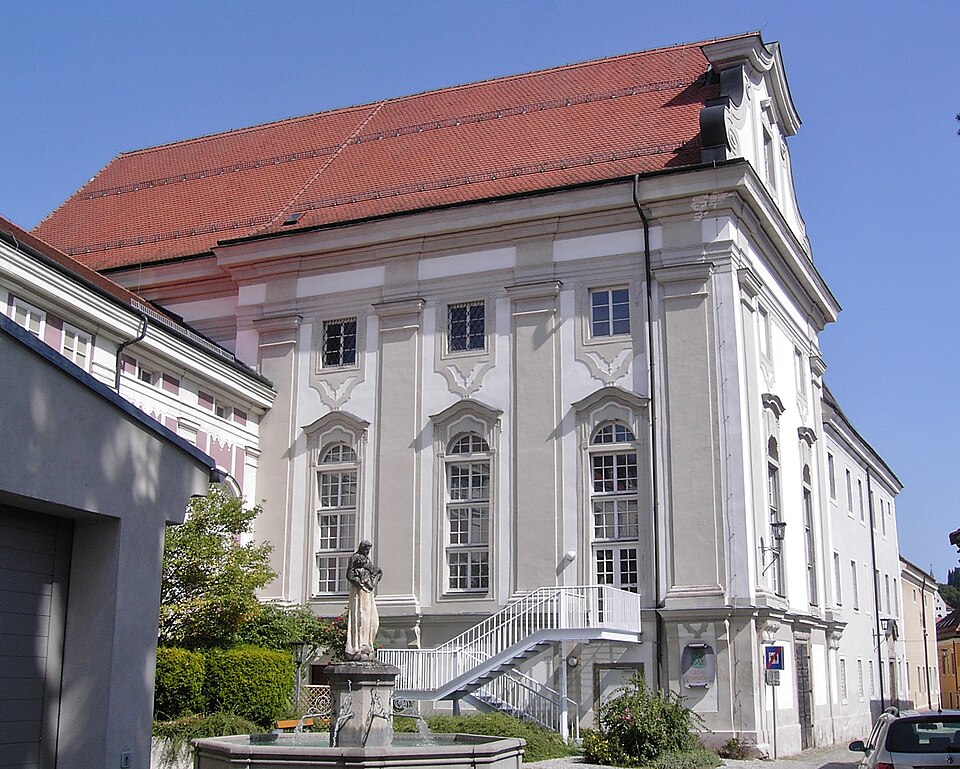 File:Steyr Handel Mazzetti-Promenade 3 (01).JPG