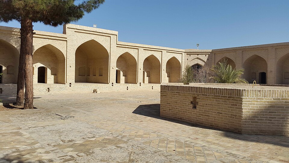 File:کاروانسرای رشتی عقدا 2.jpg