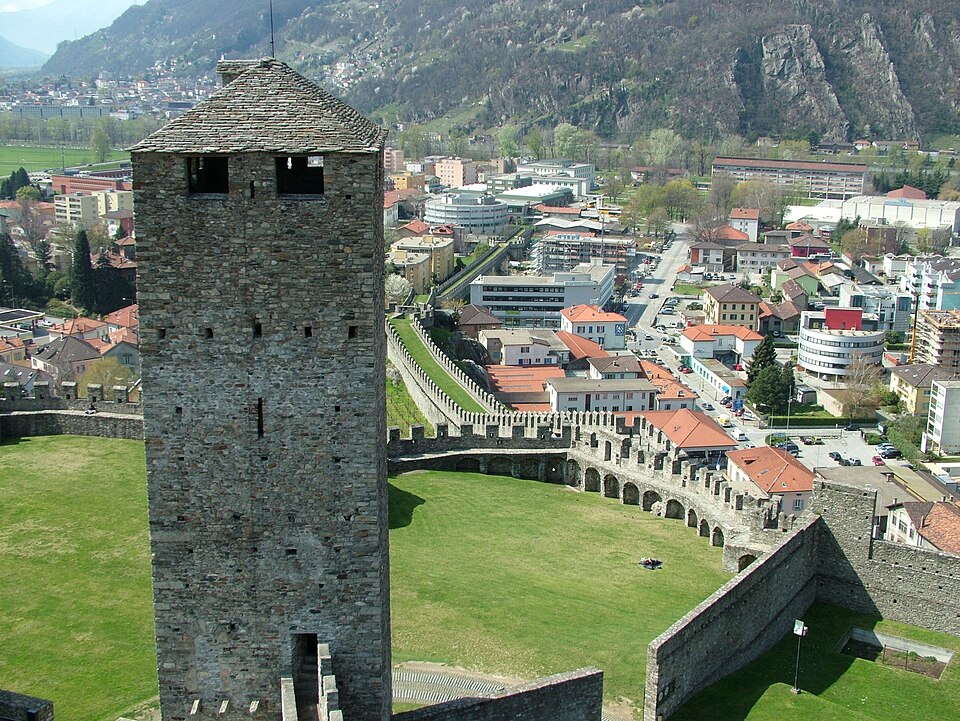 File:Bellinzona Murata.jpg