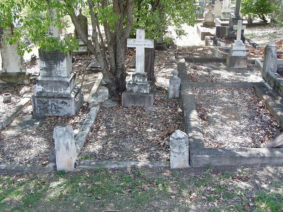 File:Percymcdonnellgrave.JPG