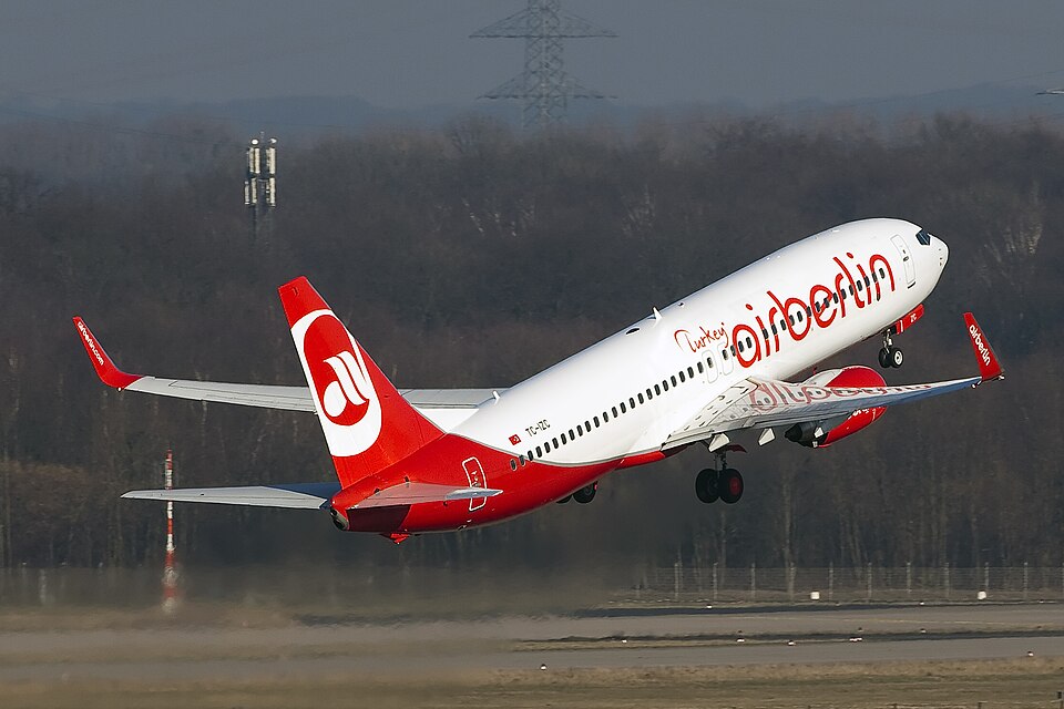 File:TZ-IZC B737-800 Air Berlin Turkey (6824603327).jpg