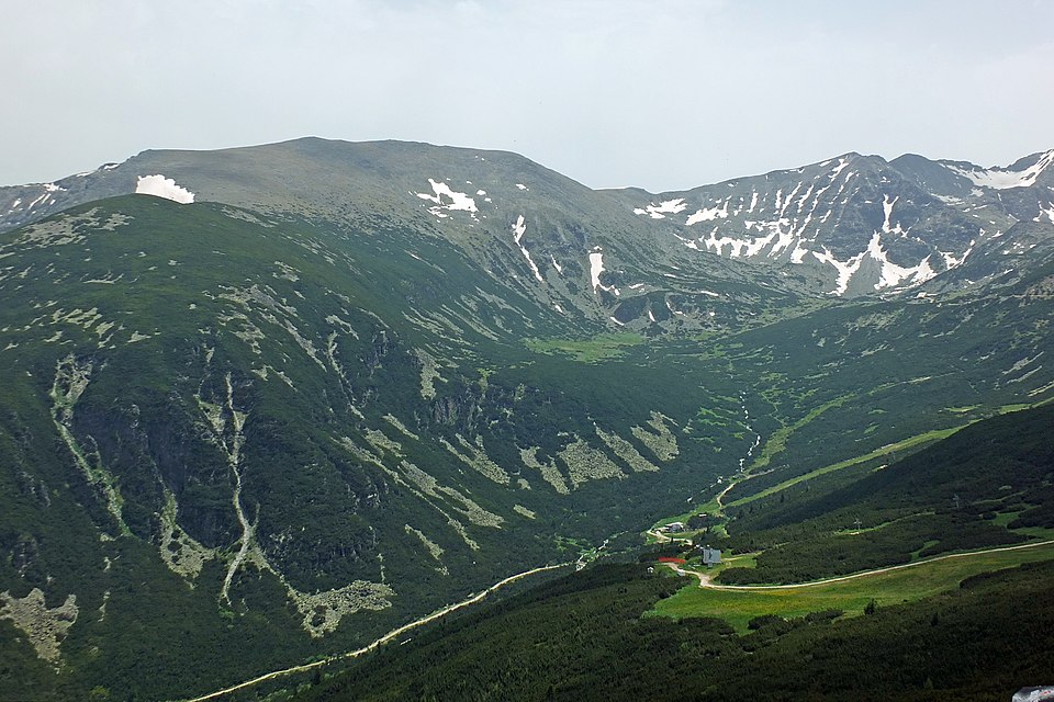 File:Долината на р. Мусаленска Бистрица.jpg