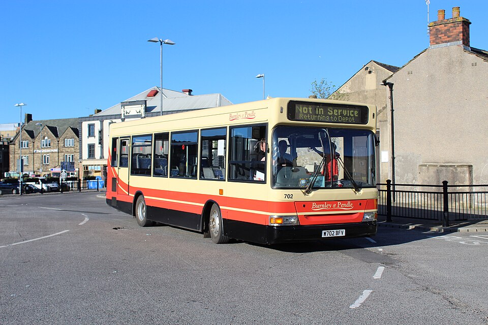 File:Burnley & Pendle 702.jpg