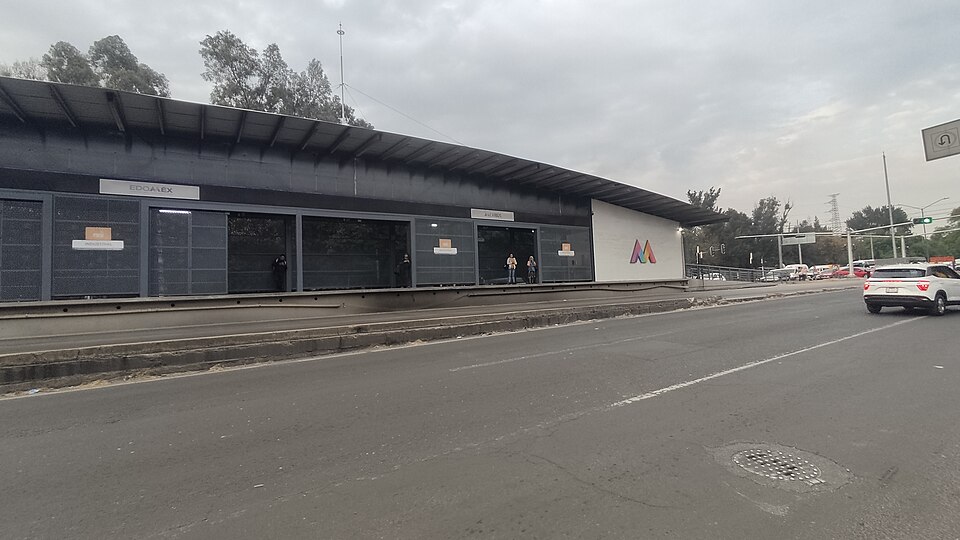 File:Industrial (Mexibús L4) 1.jpg