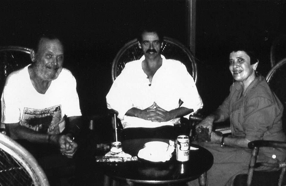 File:Photograph Bill Lewis and Claribel Alegria.jpg