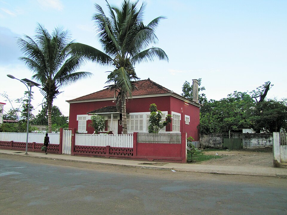 File:Sao Tome 3 (16223079256).jpg