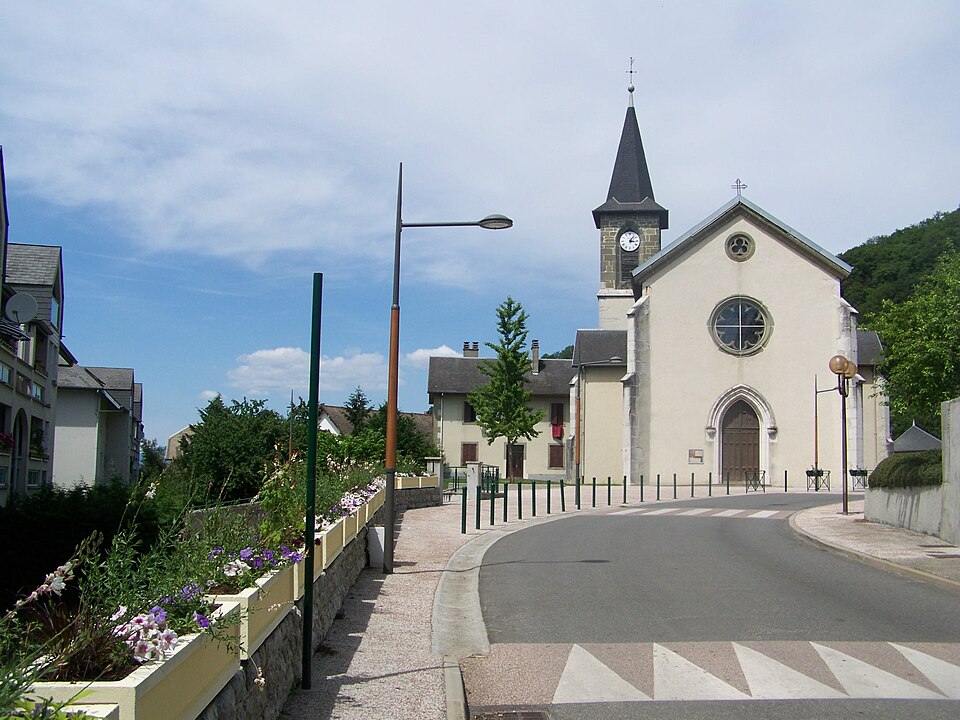 File:Voglans - centre (73).JPG