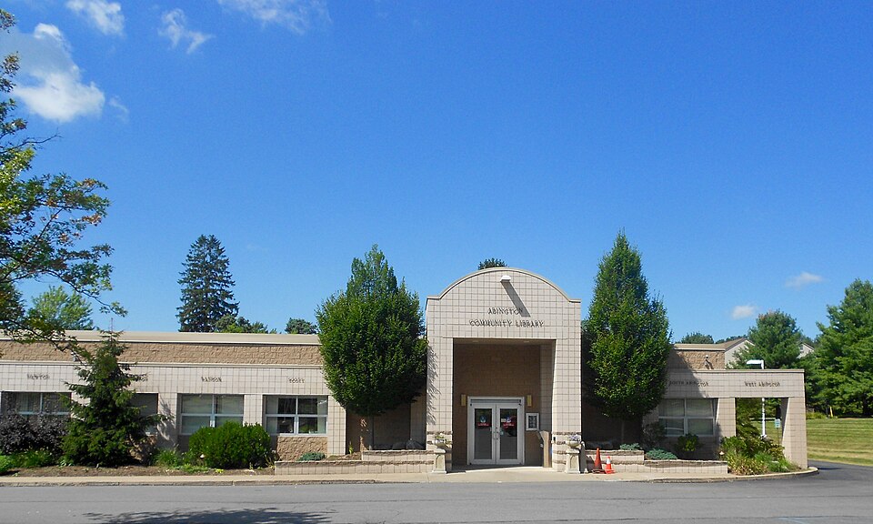 File:Abingtons Community Library Clarks Summit PA.jpg