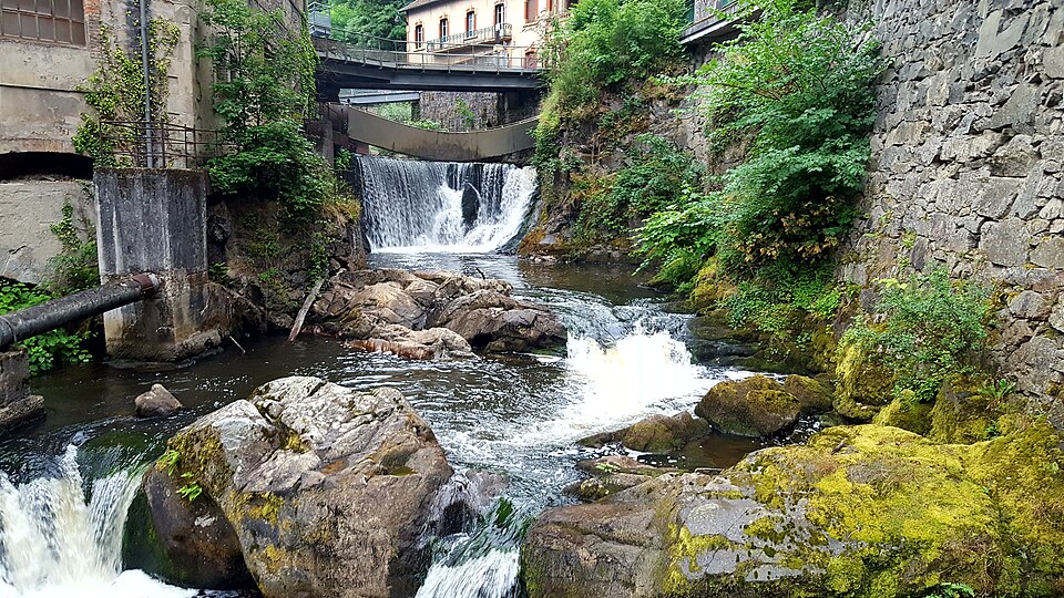 File:Cascade de Thiers.jpg