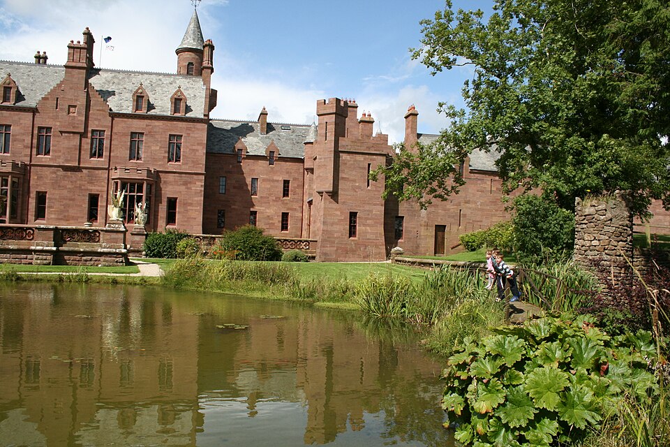 File:Castle Oliver.jpg