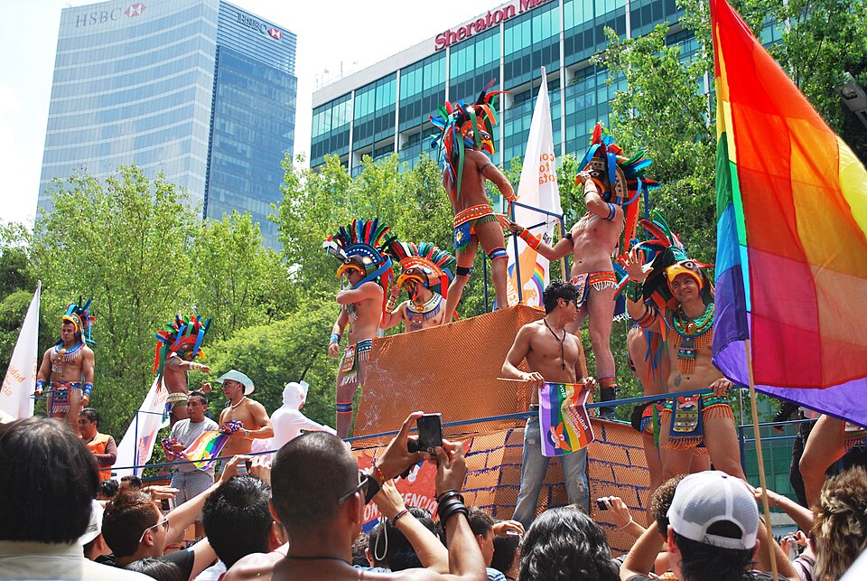 File:EagleFloat2009MarchaDF.JPG