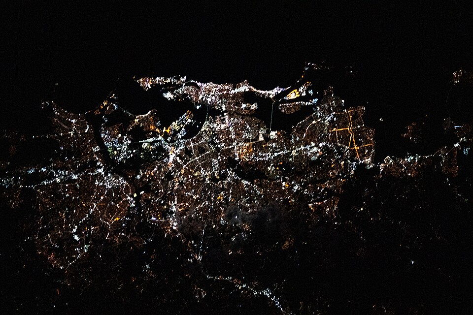 File:ISS061-E-138156 - View of Earth.jpg