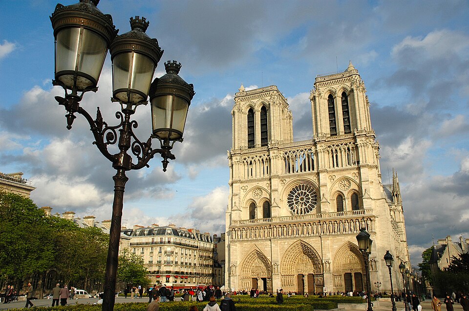 File:Notre Dame de Paris.JPG