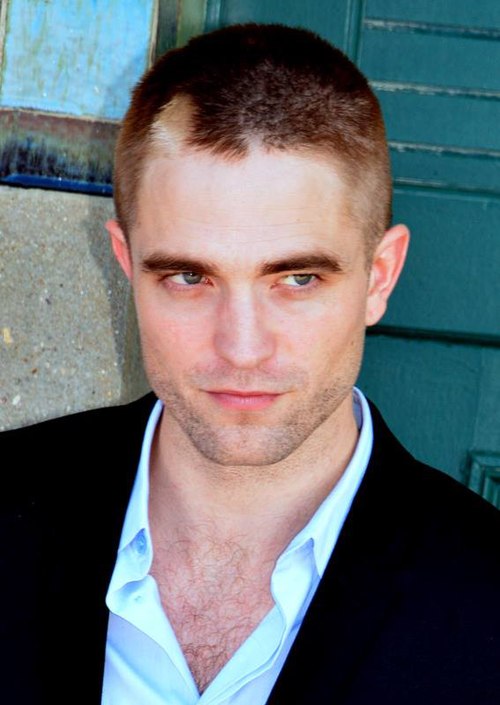 File:Robert Pattinson Deauville 2017.jpg