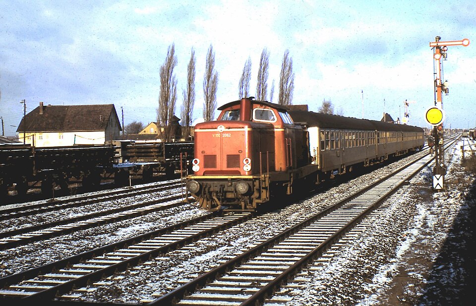 File:1967-Zug-in-Porta.jpg
