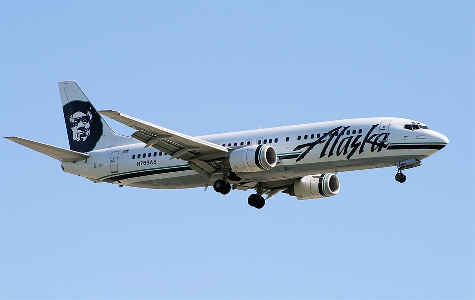 File:Alaska-737-4QB-YVR.jpg