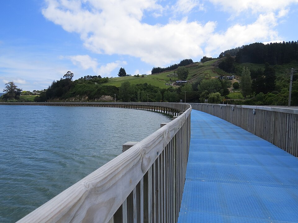 File:Blanket Bay causeway.jpg