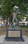 Lefter statue