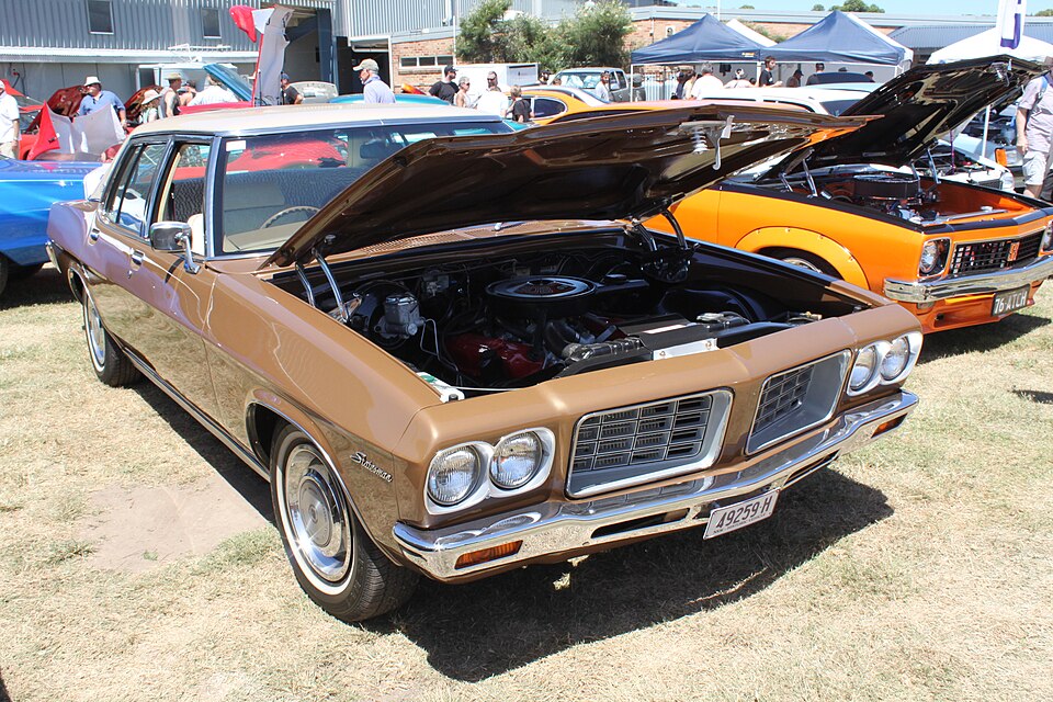 File:1974 Statesman Custom (HQ) sedan (25228401923).jpg