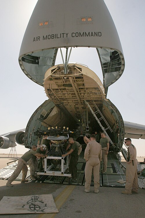 File:C-5 CH-46.jpg