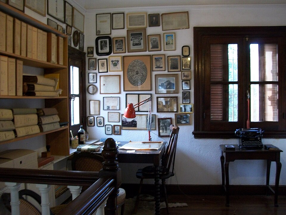 File:Escritorio de MML.jpg