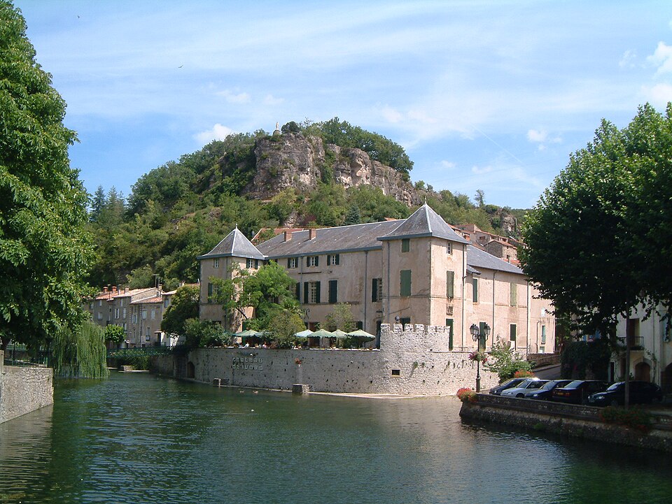 File:Lunas Chateau.jpg