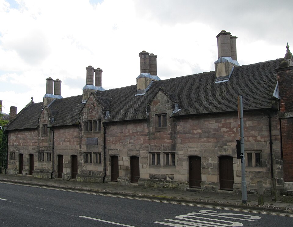 File:Owlfield Almshouses, Ashbourne, Derbyshire.jpg