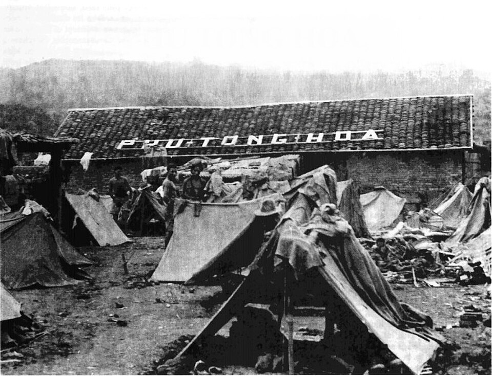 File:Phủ Tông Hoá outpost.jpg