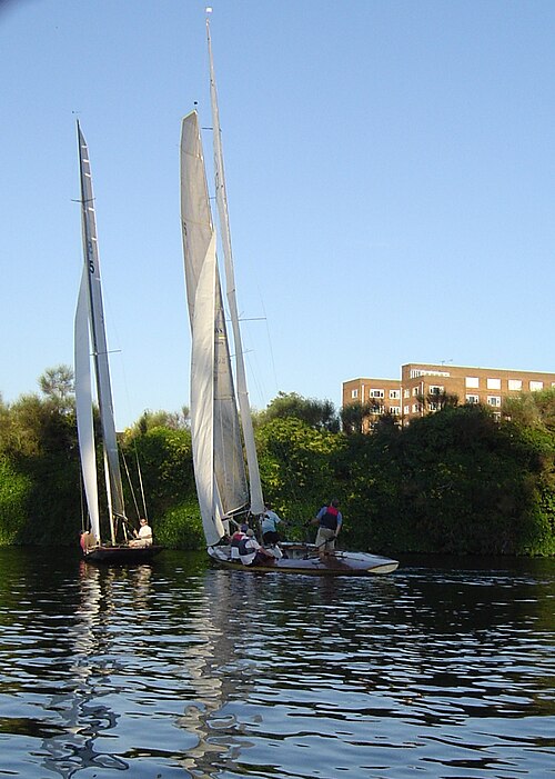 File:ThamesRaters02.JPG
