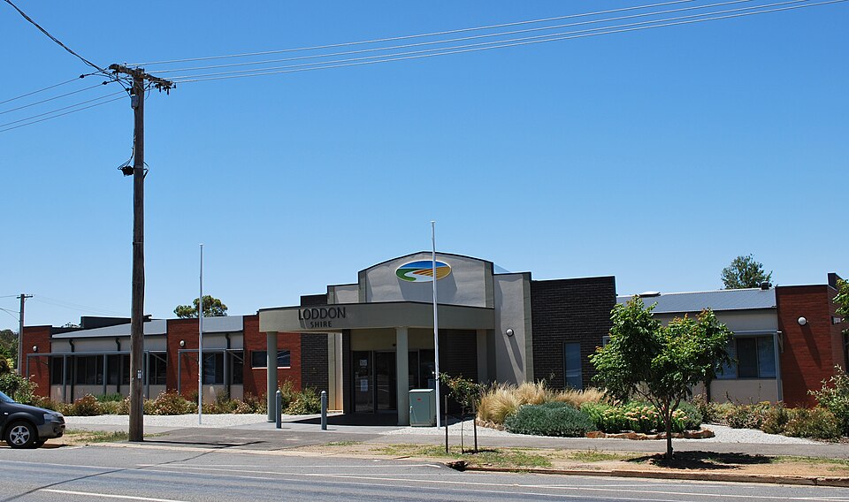 File:WedderburnLoddonShire.JPG