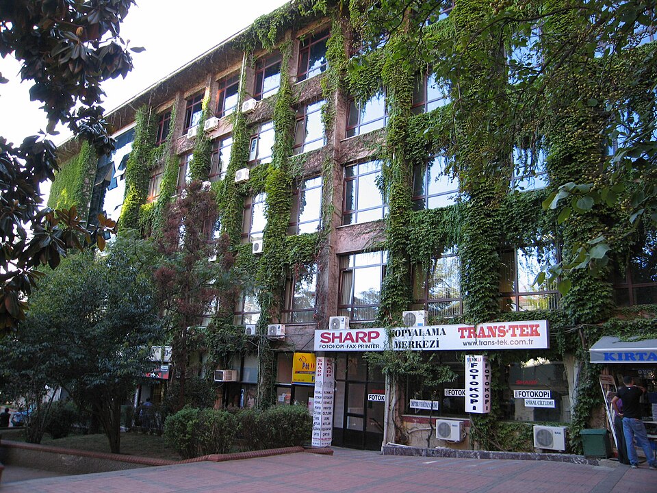 File:Yıldız Teknik Üniversitesi 07.jpg