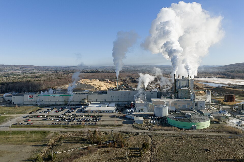 File:AV Nackawic Inc (pulp mill).jpg