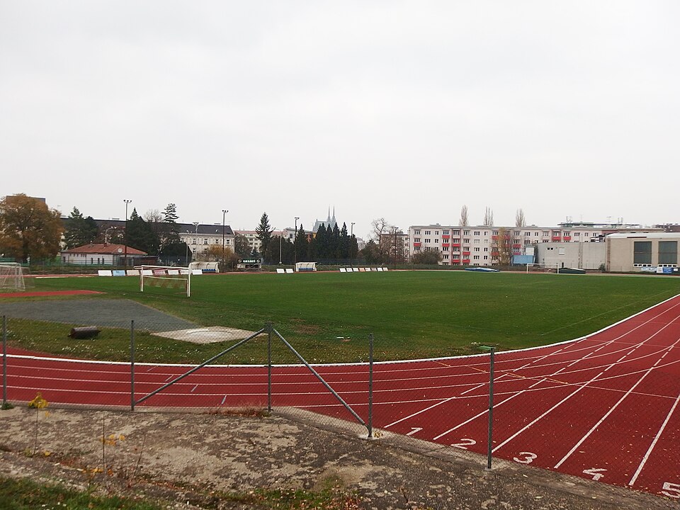 File:Brno, Vojtova, stadion (2).jpg