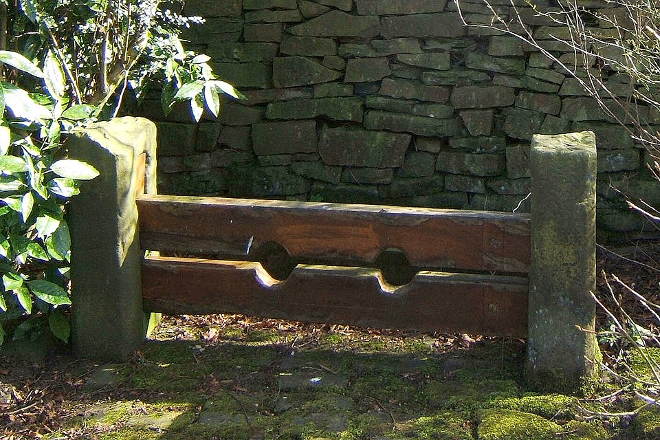 File:Chapeltown Stocks.jpg