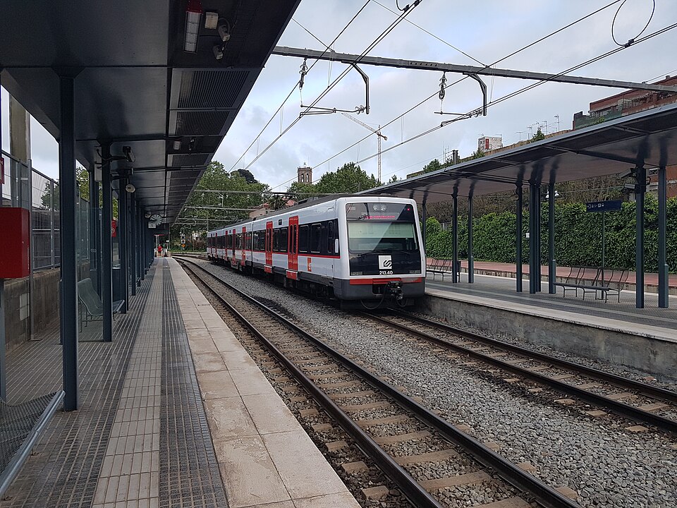 File:Estació de Sant Boi 02 2018.jpg